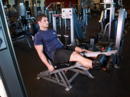 Разгибания ног в тренажере