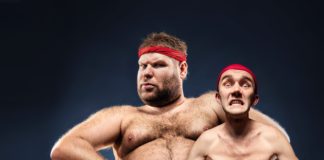 Дрыщь (худой) и атлет на массе в красной повязке на лбу