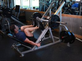 Жим ногами в тренажёре Жим ногами в тренажёре под углом