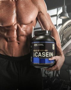 Казеиновый протеин 100% Casein Protein и мускулистый атлет
